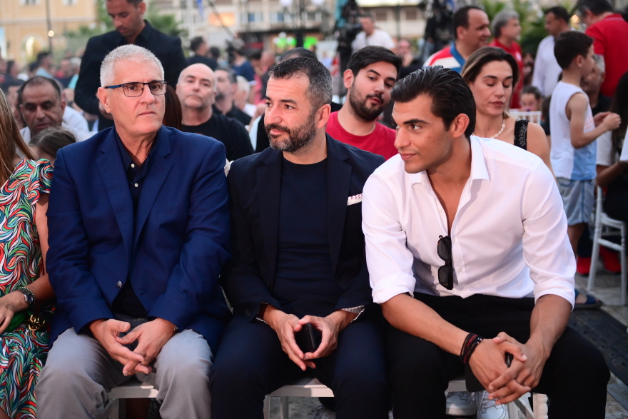 Ολυμπιακός: Παρουσιάστηκαν οι εντυπωσιακές νέες φανέλες 