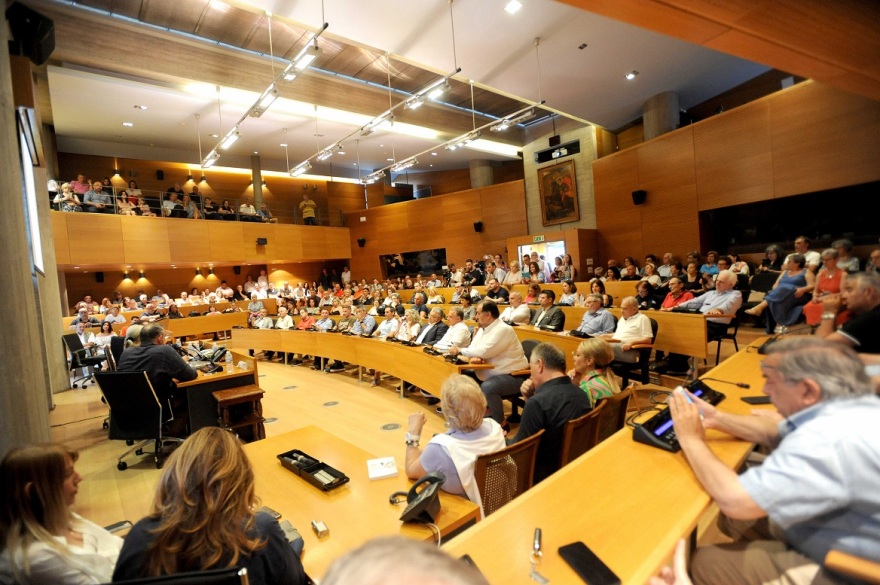 «Μια στιγμή. Η Μαρία»: Ένα μυθιστόρημα για τον έρωτα, τη δημοσιογραφία αλλά και για τον έρωτα για τη δημοσιογραφία!