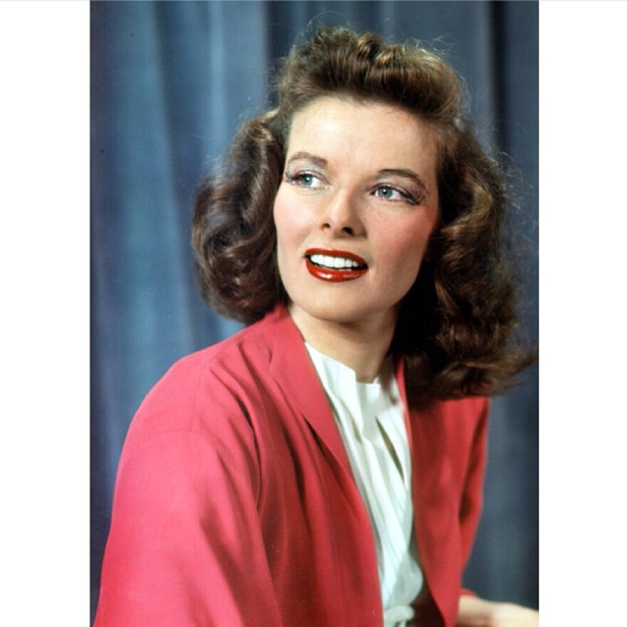 Κάθριν Χέμπορν: Η αντισυμβατική του Χόλιγουντ - «Η άτεκνη, η ανύπαντρη που φορούσε παντελόνια»