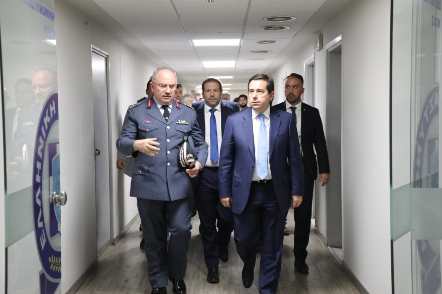 Επίσκεψη Μηταράκη στη ΓΑΔΑ: Στόχος μας ασφάλεια παντού και ασφάλεια για όλους