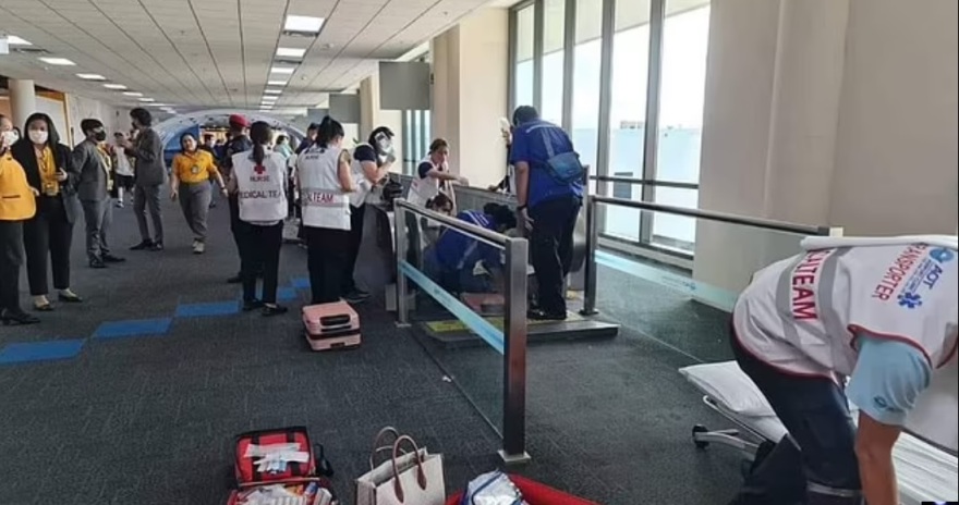 Ταϊλάνδη: Ακρωτηρίασαν το πόδι επιβάτισσας για να την απεγκλωβίσουν από κυλιόμενο διάδρομο αεροδρομίου