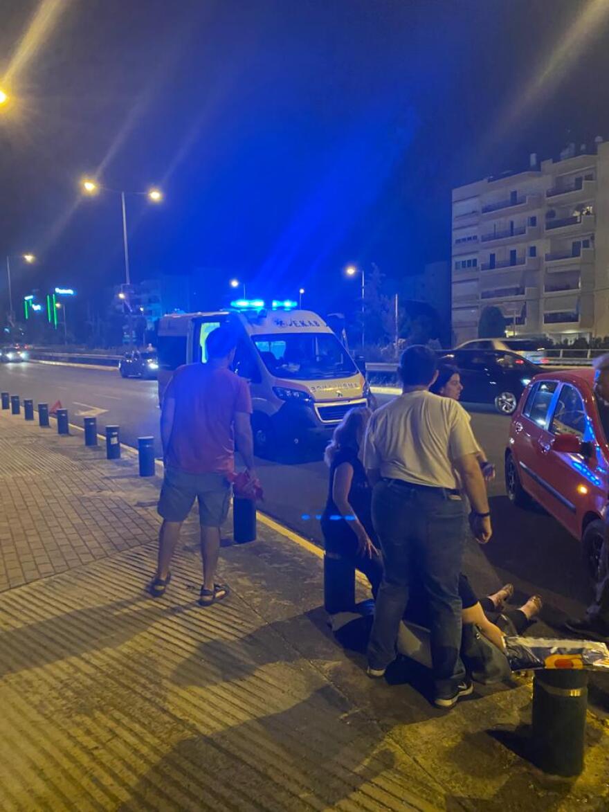 Ολυμπιακό Στάδιο: Διασώστες του ΕΚΑΒ βοήθησαν τραυματίες από ατύχημα ενώ είχαν σχολάσει