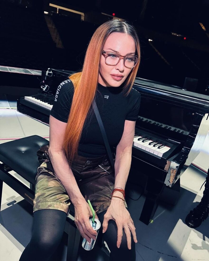 Μαντόνα:  Φήμες ότι «κάνει συνεχώς εμετούς» και «είναι στο κρεβάτι» μετά το εξιτήριο από το νοσοκομείο