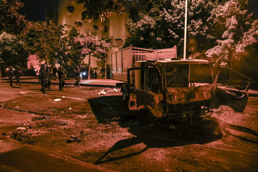 Σε κατάσταση πολιορκίας η Γαλλία - 45.000 αστυνομικοί ξανά στους δρόμους