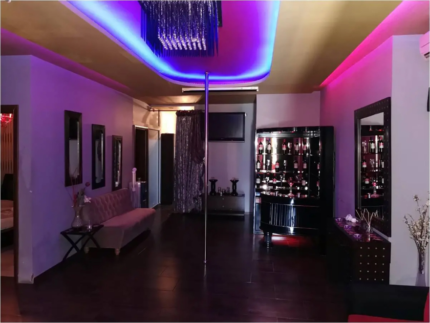 Εξαρθρώθηκε κύκλωμα trafficking: Με ξυλοδαρμούς, βασανιστήρια και απειλές εξέδιδαν 51 γυναίκες από τη Λατινική Αμερική  