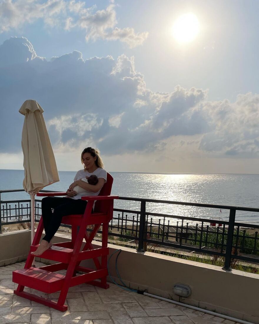 Φωτογραφίες: Η Ιωάννα Μαλέσκου στις πρώτες της διακοπές με τη δύο μηνών κόρη της