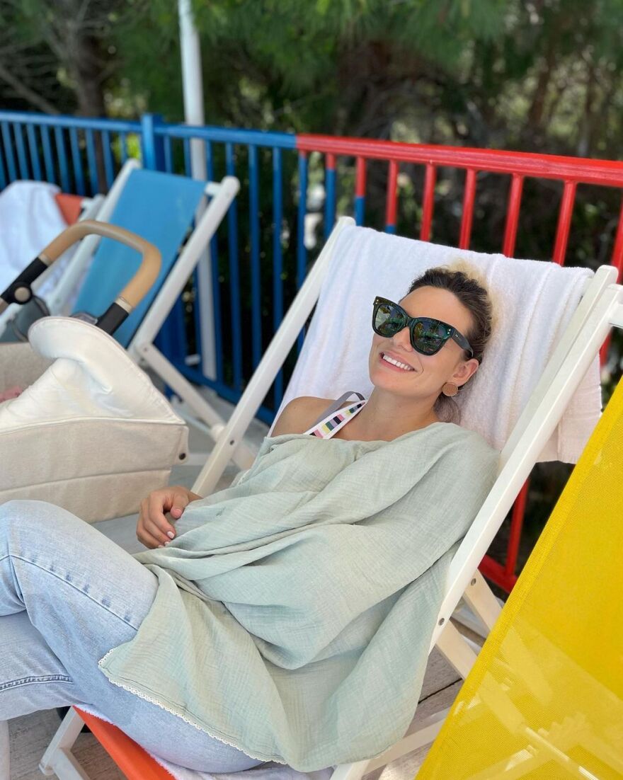 Φωτογραφίες: Η Ιωάννα Μαλέσκου στις πρώτες της διακοπές με τη δύο μηνών κόρη της