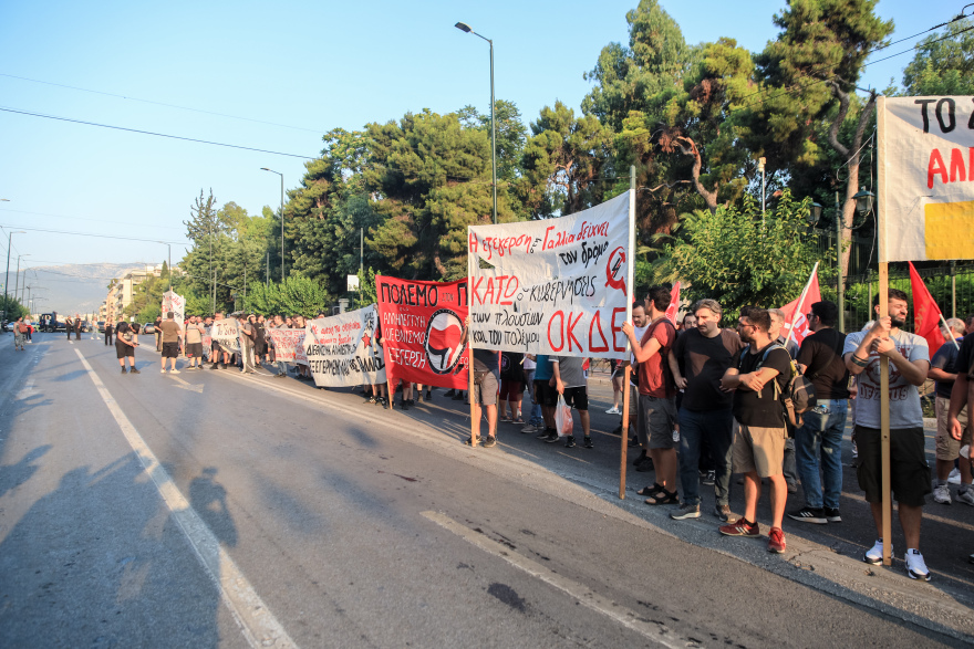 Αθήνα - Θεσσαλονίκη: Πορείες αλληλεγγύης για τον λαό της Γαλλίας - Δείτε βίντεο και φωτογραφίες