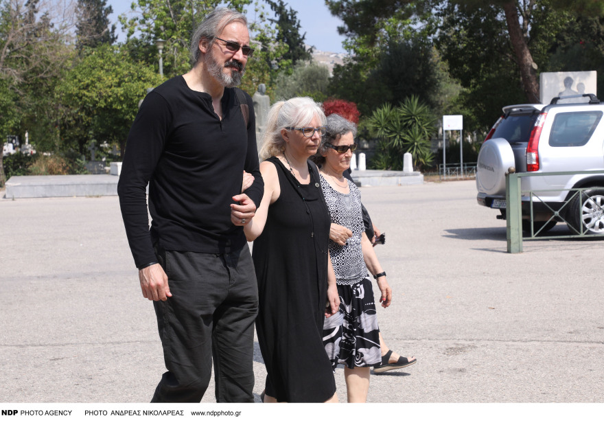 Άντζελα Ζήλεια: Θλίψη στο τελευταίο «αντίο» 