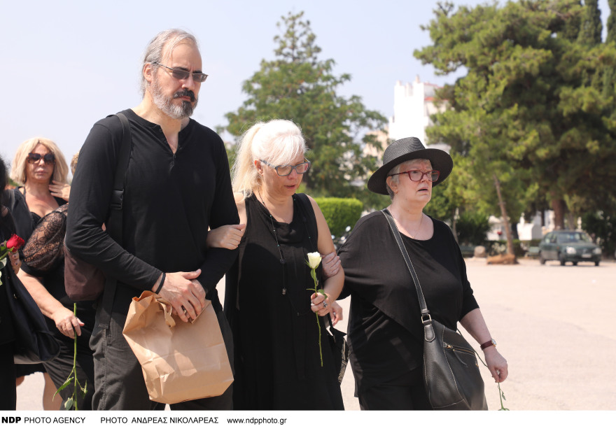 Άντζελα Ζήλεια: Θλίψη στο τελευταίο «αντίο» 