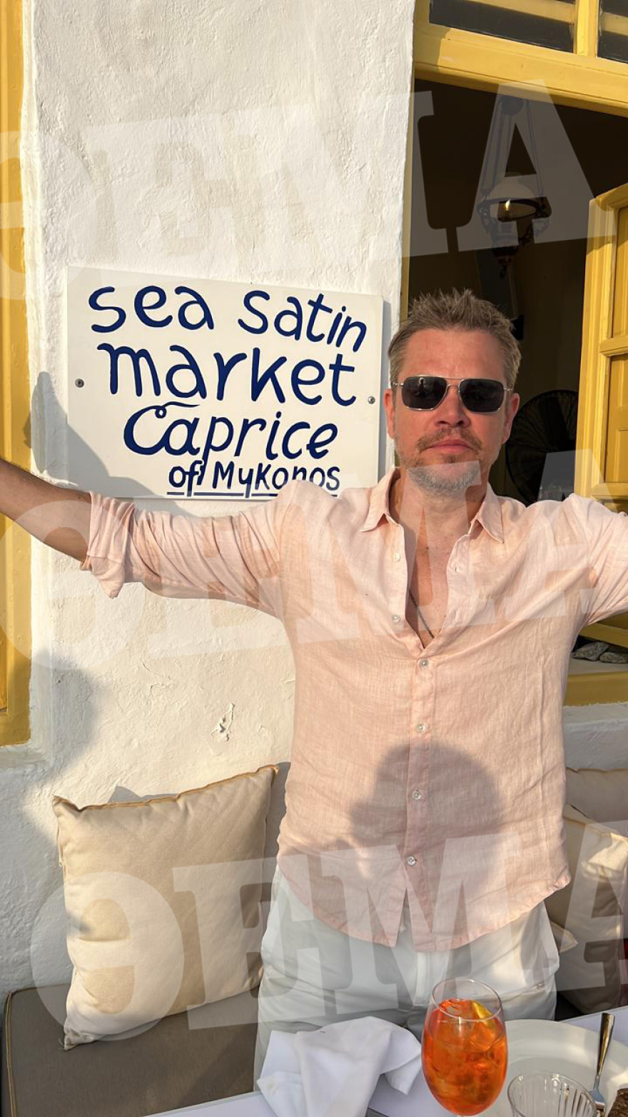 Μύκονος - Ματ Ντέιμον: Είκοσι χρόνια μετά, ο «Τζέισον Μπορν» επέστρεψε στο Sea Satin