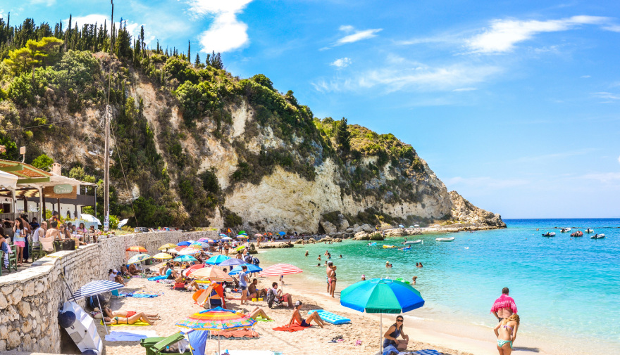 Τουρισμός: Πάμε καλά αλλά όχι... θεαματικά, κάμψη μόνο στους ακριβούς προορισμούς