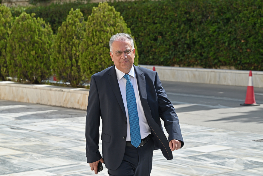 Βουλή: Το Twitter έκανε «πάρτι» με την ορκωμοσία των 300 - Δείτε φωτογραφίες