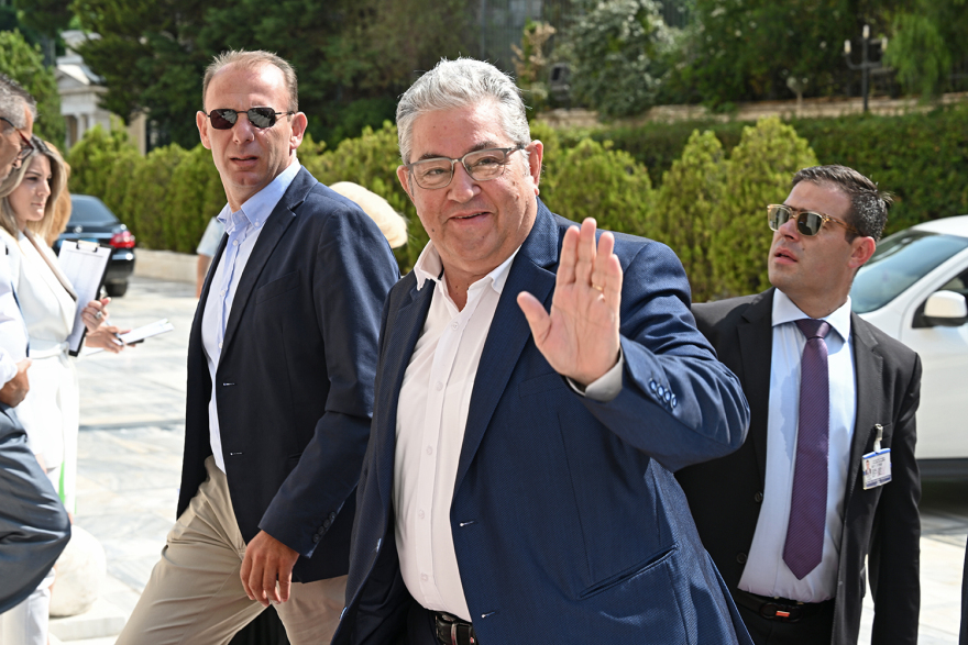 Βουλή: Το Twitter έκανε «πάρτι» με την ορκωμοσία των 300 - Δείτε φωτογραφίες