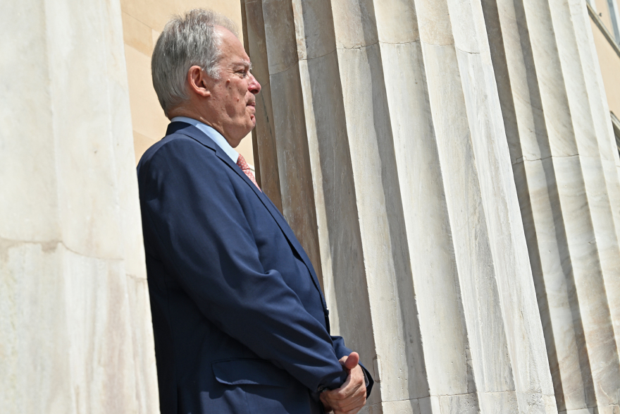 Βουλή: Το Twitter έκανε «πάρτι» με την ορκωμοσία των 300 - Δείτε φωτογραφίες