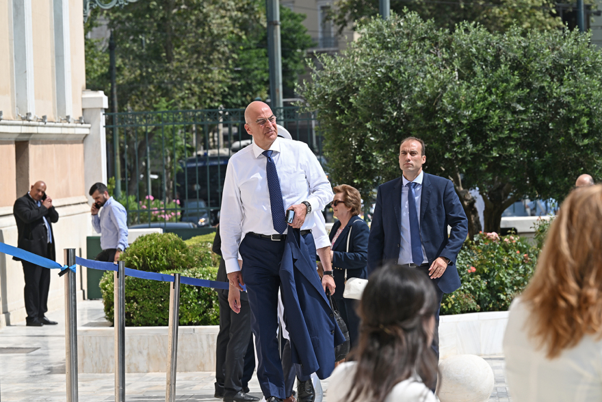 Βουλή: Το Twitter έκανε «πάρτι» με την ορκωμοσία των 300 - Δείτε φωτογραφίες