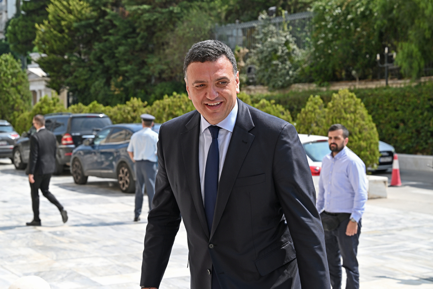 Βουλή: Το Twitter έκανε «πάρτι» με την ορκωμοσία των 300 - Δείτε φωτογραφίες