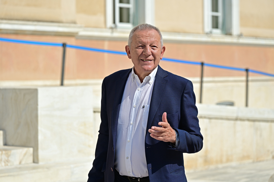 Βουλή: Το Twitter έκανε «πάρτι» με την ορκωμοσία των 300 - Δείτε φωτογραφίες