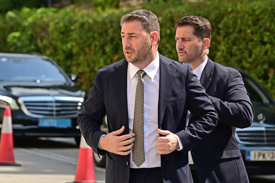 Βουλή: Το Twitter έκανε «πάρτι» με την ορκωμοσία των 300 - Δείτε φωτογραφίες