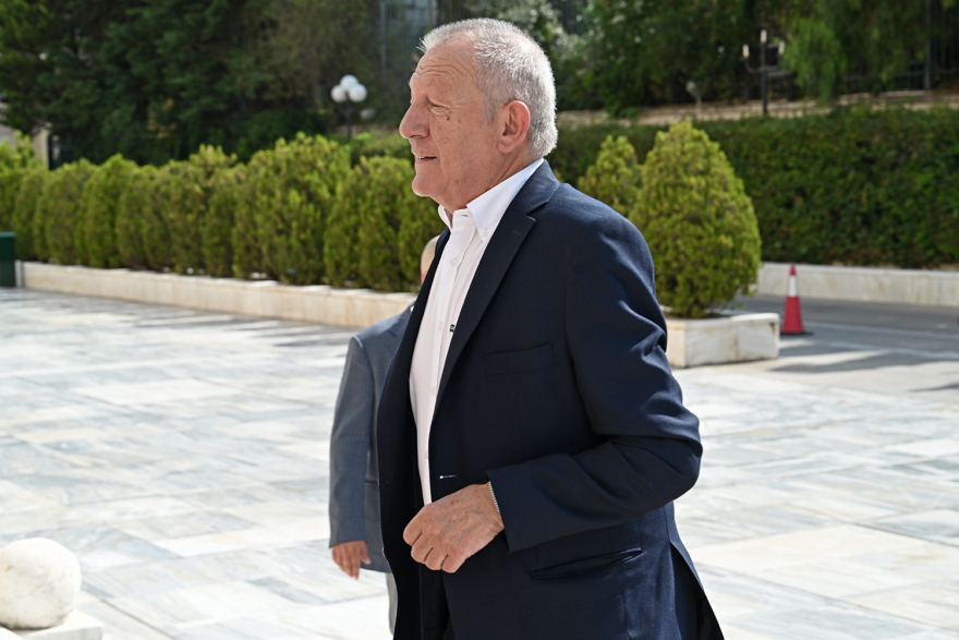 Βουλή: Το Twitter έκανε «πάρτι» με την ορκωμοσία των 300 - Δείτε φωτογραφίες