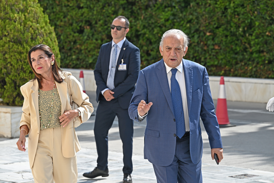 Βουλή: Το Twitter έκανε «πάρτι» με την ορκωμοσία των 300 - Δείτε φωτογραφίες