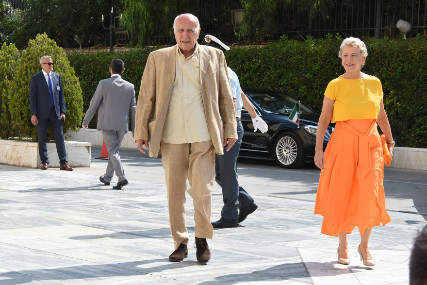 Βουλή: Το Twitter έκανε «πάρτι» με την ορκωμοσία των 300 - Δείτε φωτογραφίες