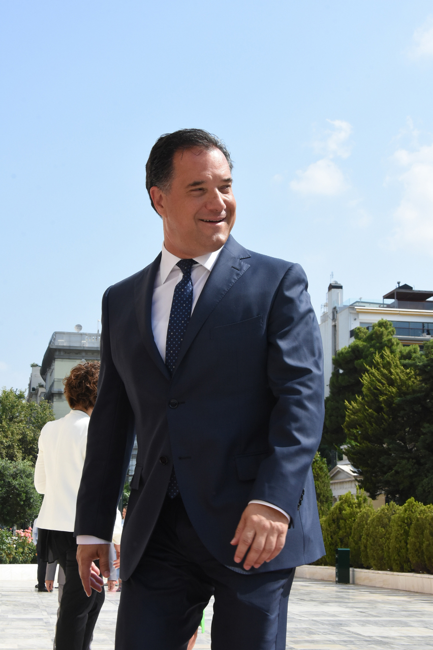 Βουλή: Το Twitter έκανε «πάρτι» με την ορκωμοσία των 300 - Δείτε φωτογραφίες