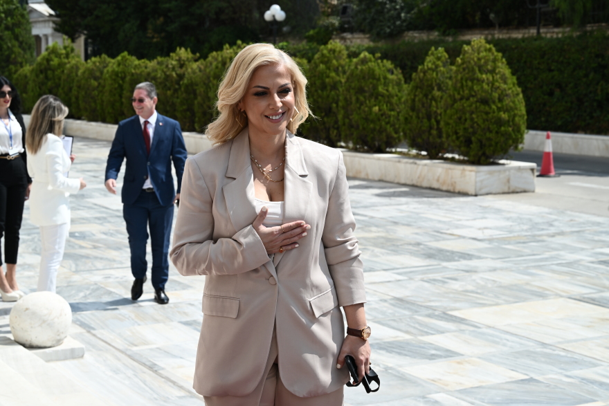 Ορκωμοσία νέας Βουλής: Η πρώτη δημόσια εμφάνιση του Αλέξη Τσίπρα μετά την παραίτηση - Δείτε φωτογραφίες