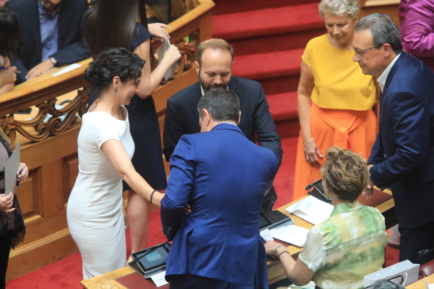 Ορκωμοσία νέας Βουλής: Η πρώτη δημόσια εμφάνιση του Αλέξη Τσίπρα μετά την παραίτηση - Δείτε φωτογραφίες