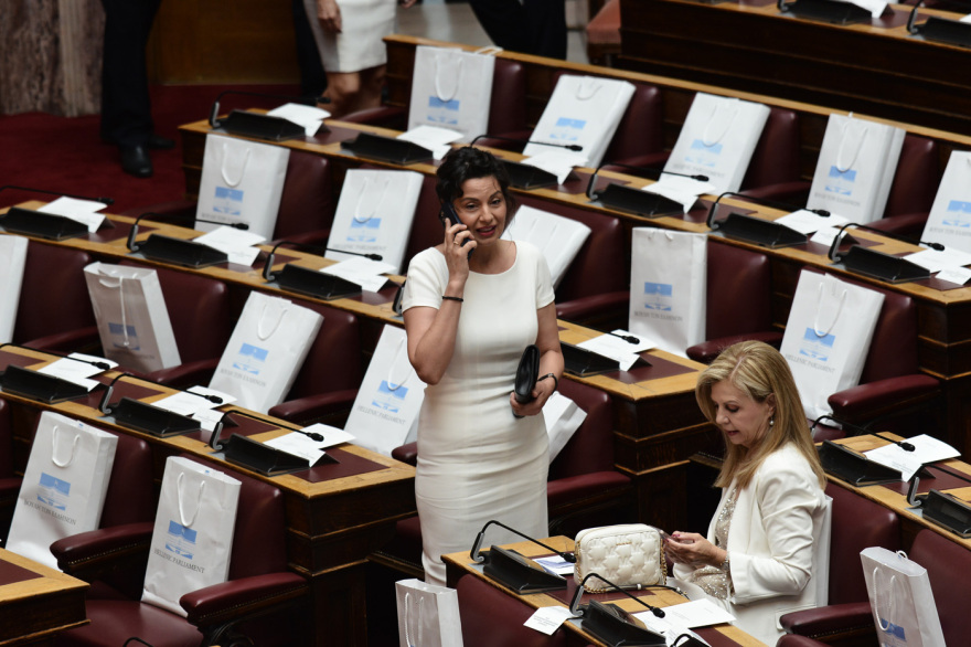 Βουλή: Το Twitter έκανε «πάρτι» με την ορκωμοσία των 300 - Δείτε φωτογραφίες