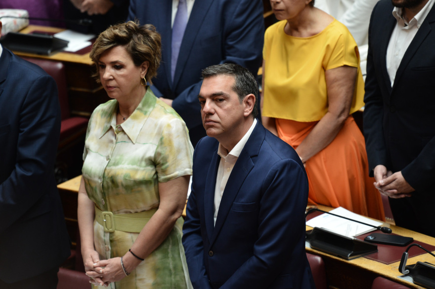 Βουλή: Το Twitter έκανε «πάρτι» με την ορκωμοσία των 300 - Δείτε φωτογραφίες