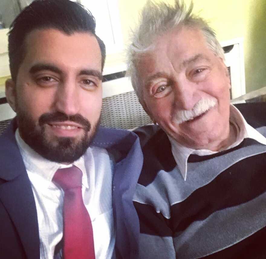 Ανέστης Βλάχος: Αρχιμανδρίτης ο εγγονός του - Χειροτονήθηκε στη Νέα Φιλαδέλφεια