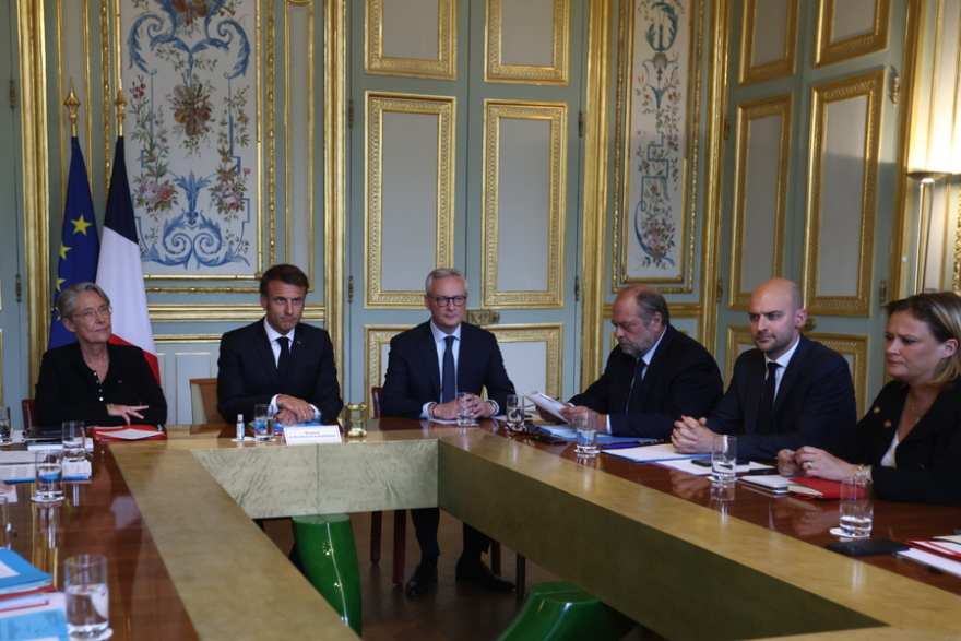 Γαλλία: Επιστρέφει η ηρεμία στο Παρίσι, ξεκίνησε η καταγραφή των ζημιών και η απόδοση ευθυνών για τους ταραξίες