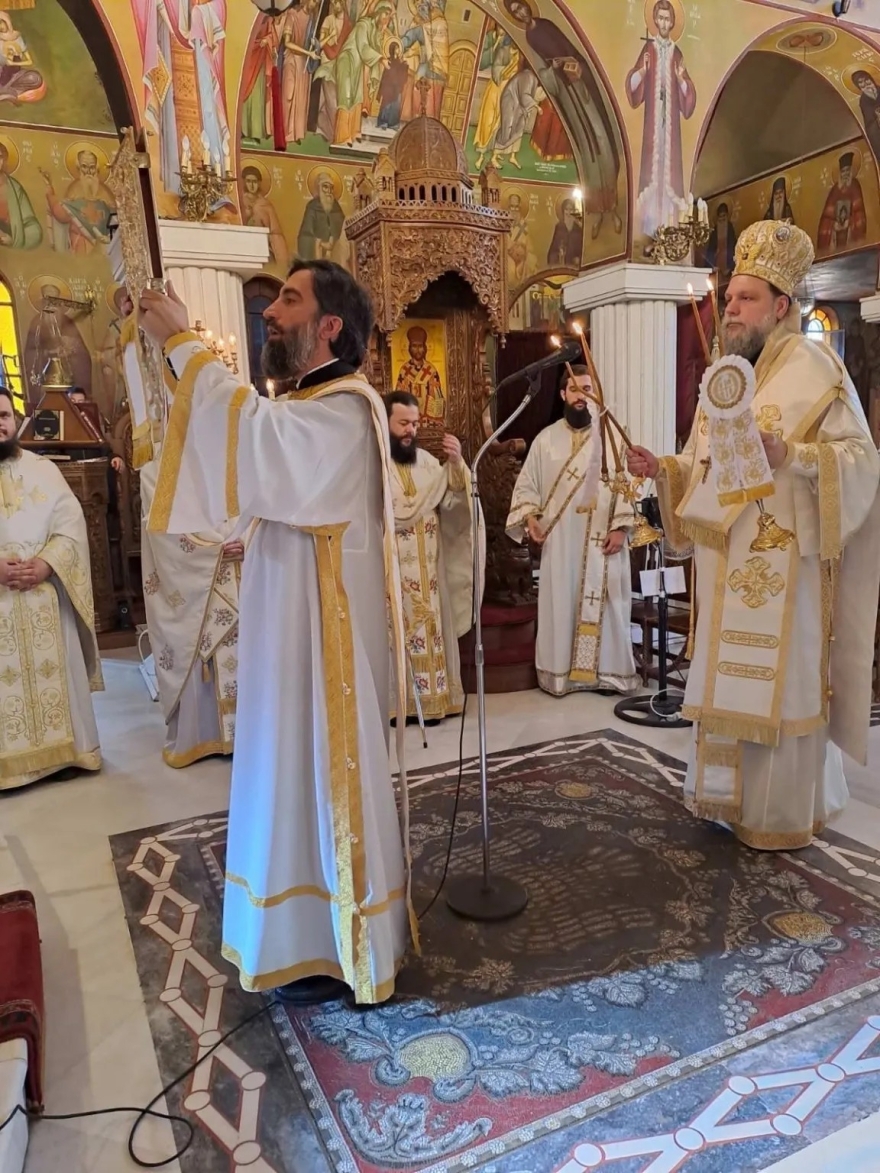 Ανέστης Βλάχος: Αρχιμανδρίτης ο εγγονός του - Χειροτονήθηκε στη Νέα Φιλαδέλφεια