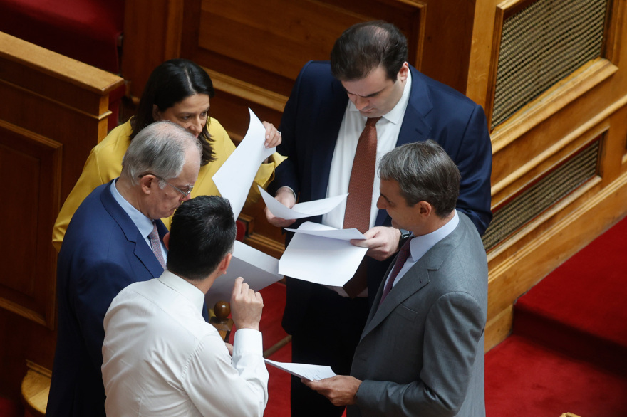 Τα πρώτα 24ωρα της νέας Βουλής: H ορκωμοσία, η εκλογή προέδρου, οι κόντρες και τα... στυλιστικά 