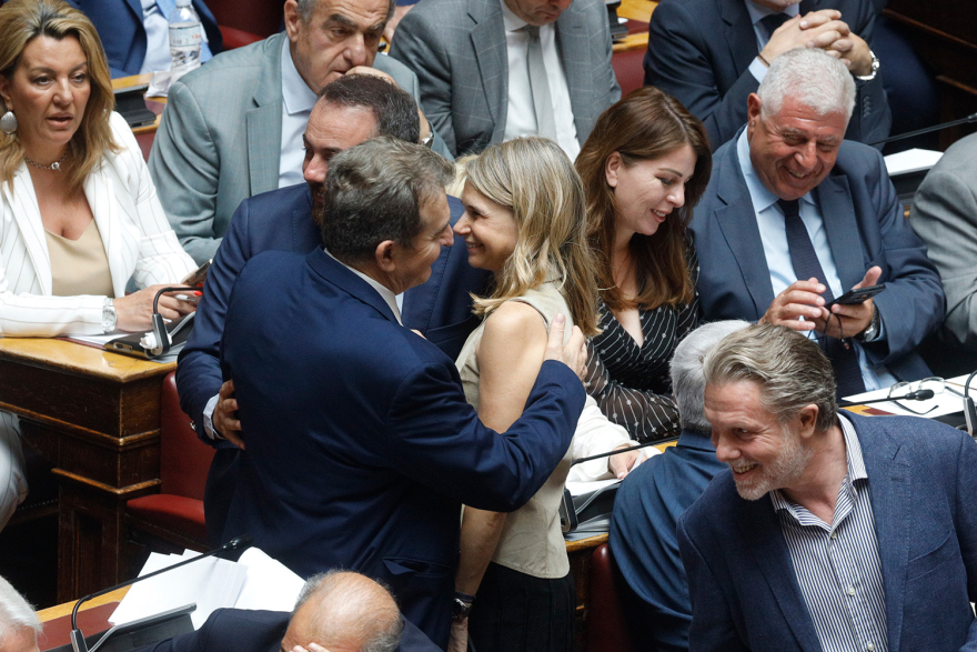 Τα πρώτα 24ωρα της νέας Βουλής: H ορκωμοσία, η εκλογή προέδρου, οι κόντρες και τα... στυλιστικά 