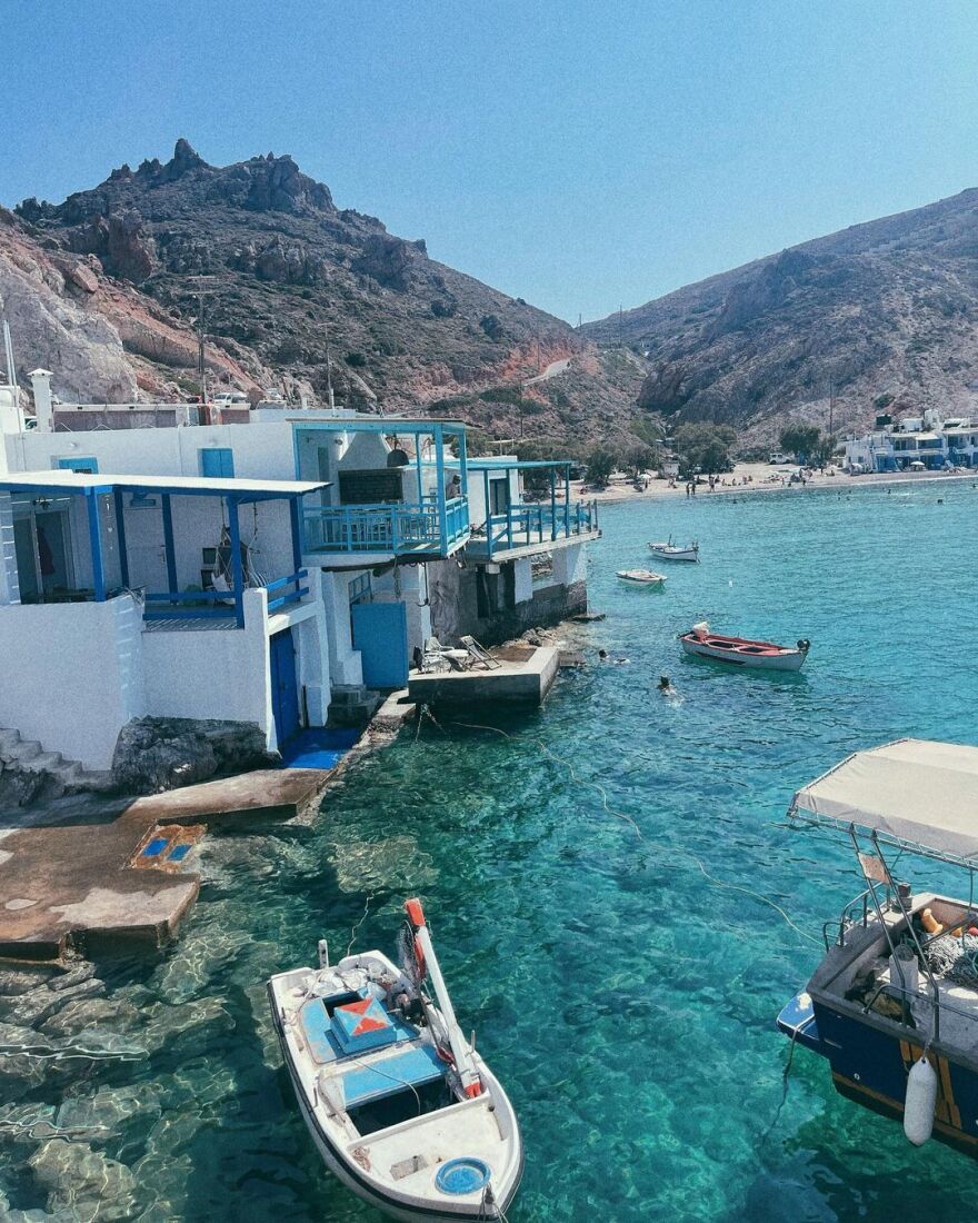 Χρήστος Μάστορας - Γαρυφαλλιά Καληφώνη: Αγκαλιά σε σκάφος στη Μήλο