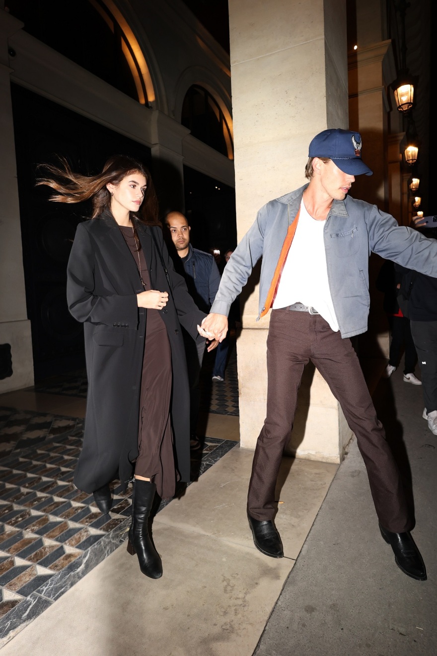 Όστιν Μπάτλερ - Κάια Γκέρμπερ: Απολαμβάνουν τον έρωτά τους στο Παρίσι 