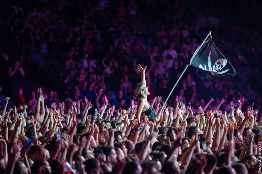 Σωκράτης Μάλαμας: Πλήθος κόσμου στη συναυλία του στο Κατράκειο Θέατρο Νίκαιας - Δείτε φωτογραφίες και βίντεο