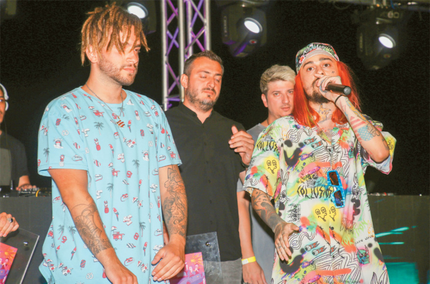 Γιατί οι νέοι υιοθετούν το στυλ της trap: Τα ρούχα, ο σεξισμός και η ιδεολογία του γρήγορου πλούτου