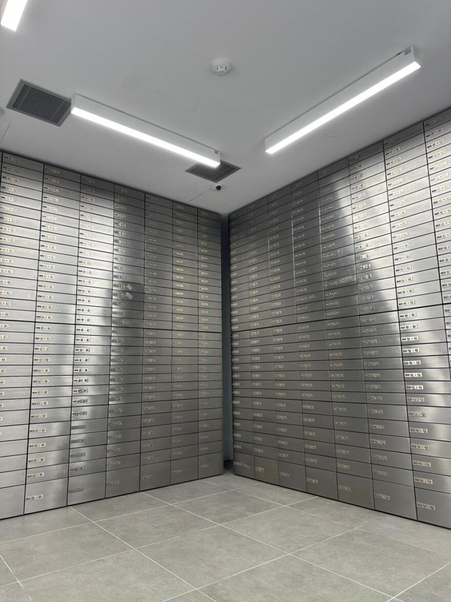 Μύκονος: Οι κλοπές στο νησί «γέννησαν» κατάστημα εκμίσθωσης θυρίδων θησαυροφυλακίου!