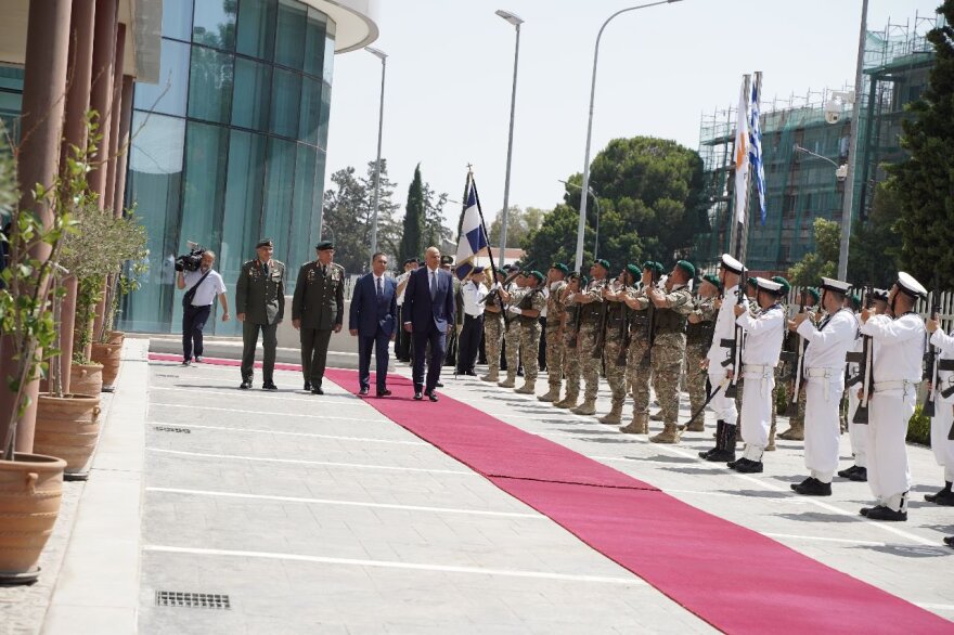 Δένδιας από τη Λευκωσία: Για εμάς η Κύπρος δεν κείται μακράν