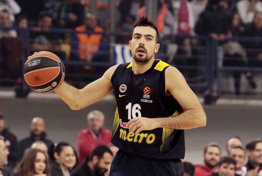 Κώστας Σλούκας: Ο «Σλούκι Λουκ» δεν μένει πια εδώ - Με... καρφιά για Μπαρτζώκα ο αποχαιρετισμός του στον Ολυμπιακό