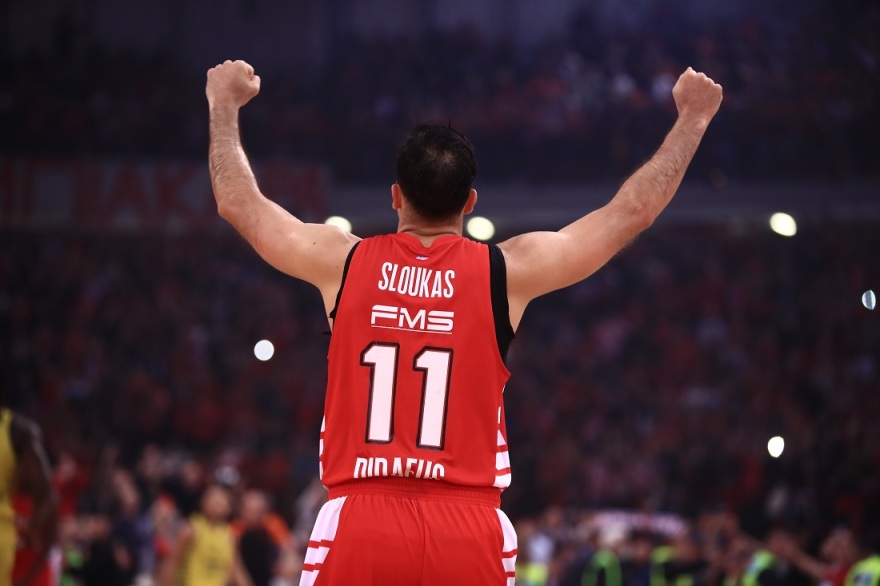 Κώστας Σλούκας: Ο «Σλούκι Λουκ» δεν μένει πια εδώ - Με... καρφιά για Μπαρτζώκα ο αποχαιρετισμός του στον Ολυμπιακό