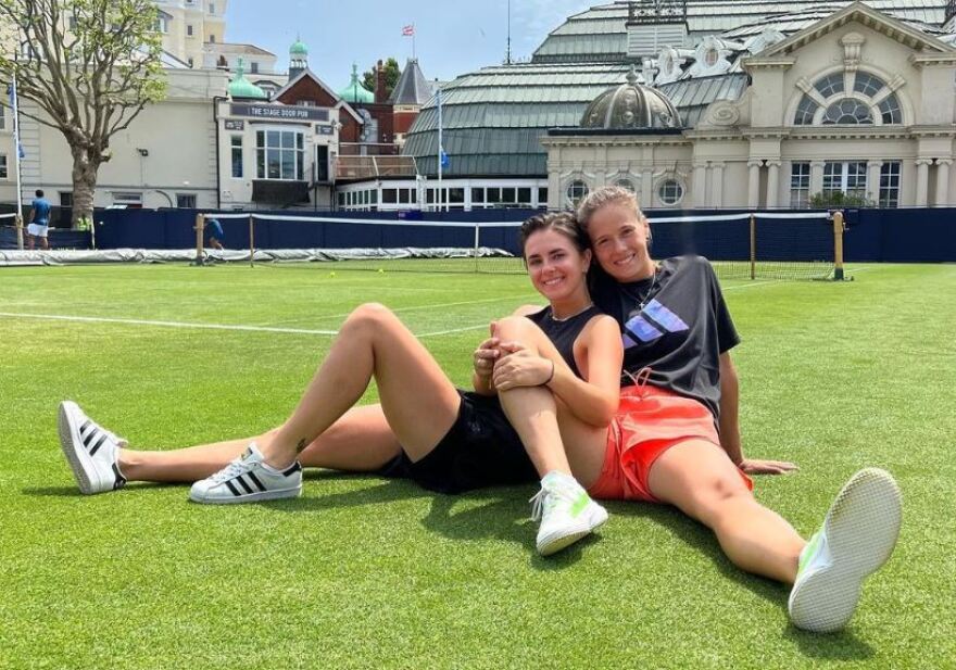  Ρωσίδα τενίστρια δεν μπορεί να επιστρέψει στη χώρα της λόγω της ομοφυλοφιλικής σχέσης της και του «όχι» στον πόλεμο