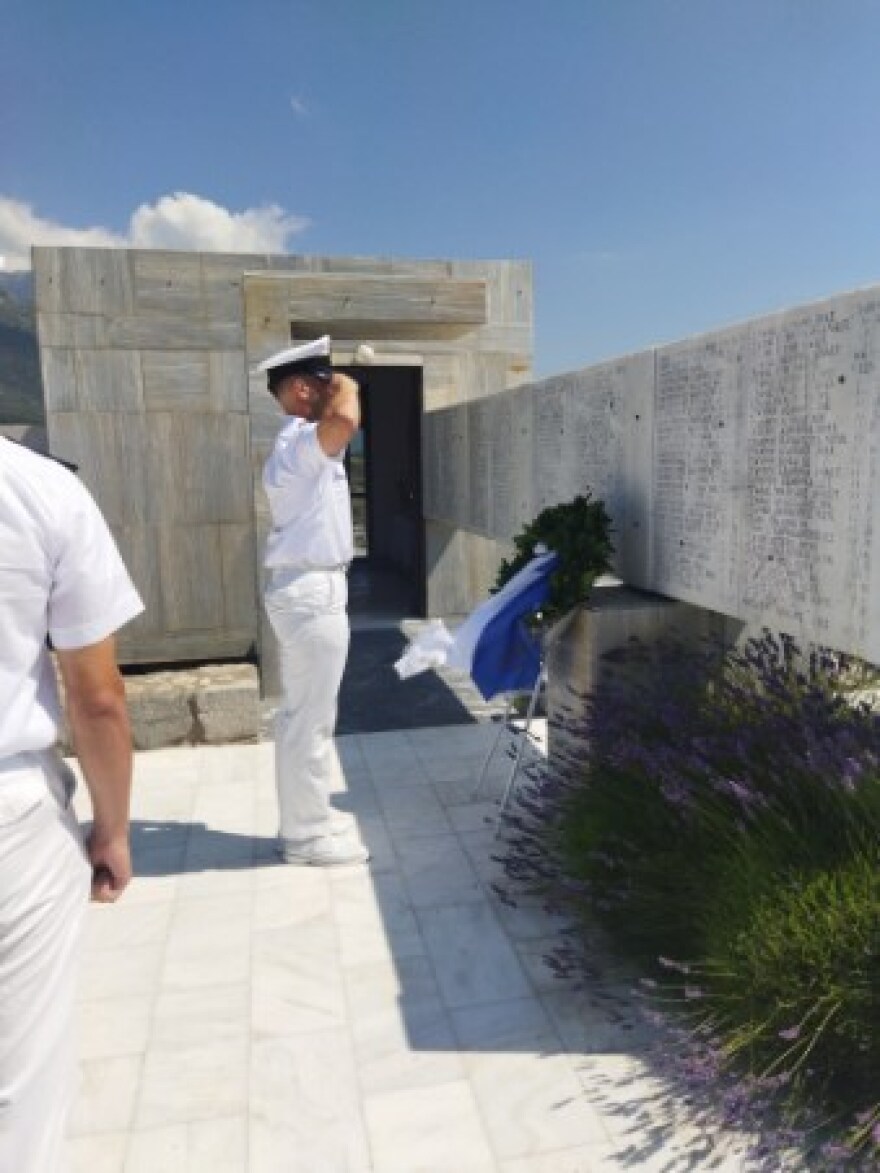 Βοιωτία: Ναυτικοί Δόκιμοι επισκέφτηκαν το Μουσείο Θυμάτων Ναζισμού Διστόμου - Δείτε φωτογραφίες