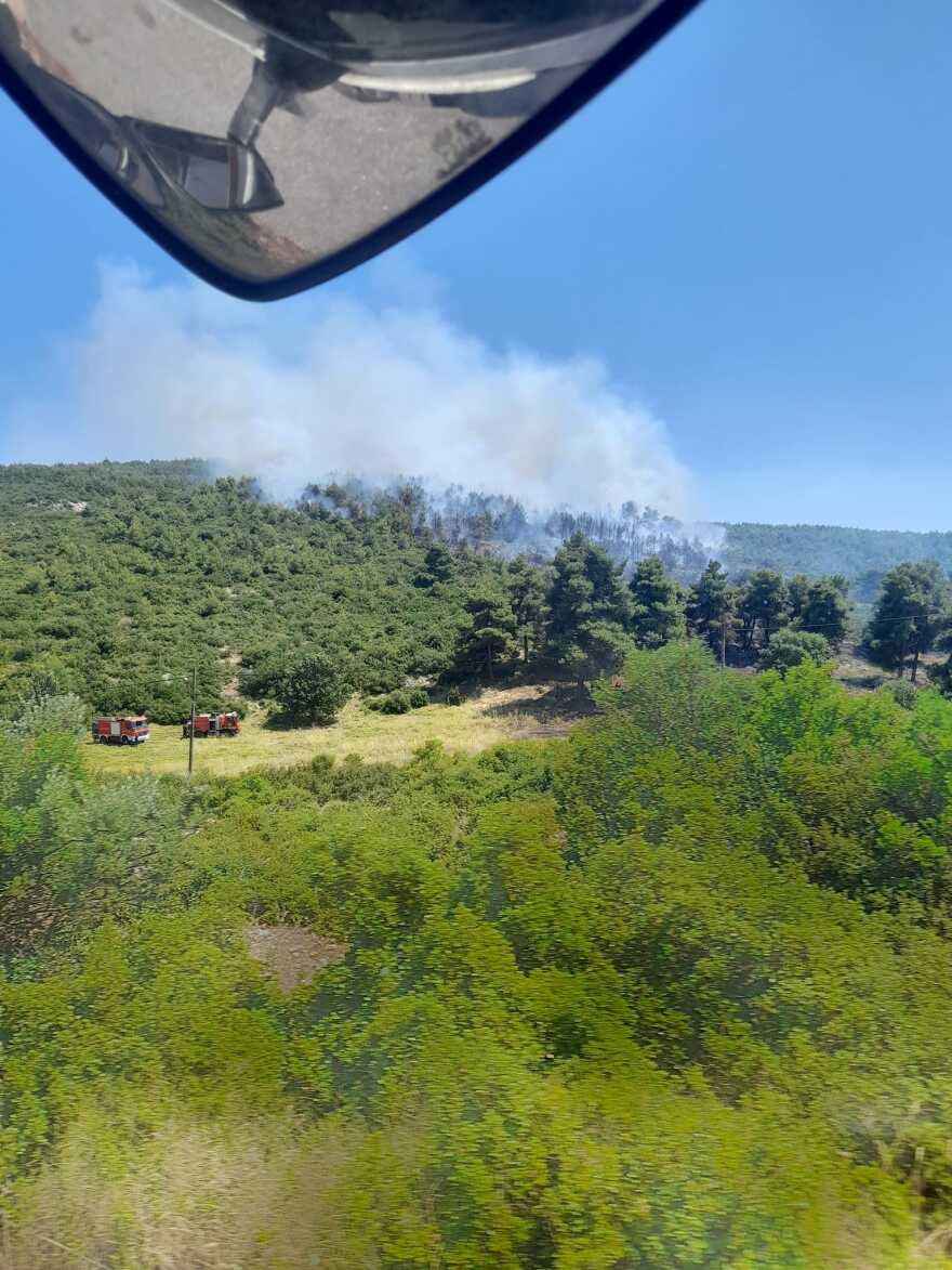 Φωτιά στο Μαρκόπουλο Ωρωπού: Καλύτερη η εικόνα από το πύρινο μέτωπο