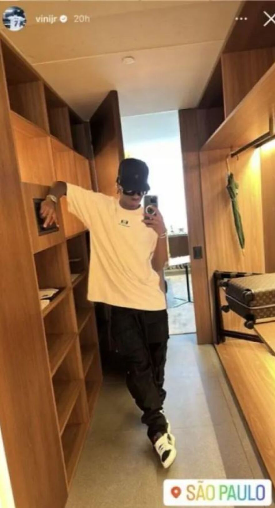 Βινίσιους: Φήμες για σχέση του αστέρα της Ρεάλ με μοντέλο του OnlyFans - Δείτε φωτογραφίες 