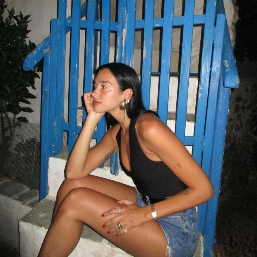 Ντούα Λίπα: Ξετρελαμένη με την Ελλάδα - Δεν σταματάει να ανεβάζει φωτογραφίες από τις διακοπές της