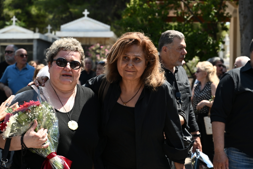  Γιώτα Γιάννα: Στην Καισαριανή το τελευταίο «αντίο» στην τραγουδίστρια - Δείτε φωτογραφίες